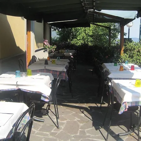 Moderno 4*