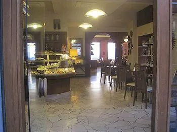 Moderno Apartahotel